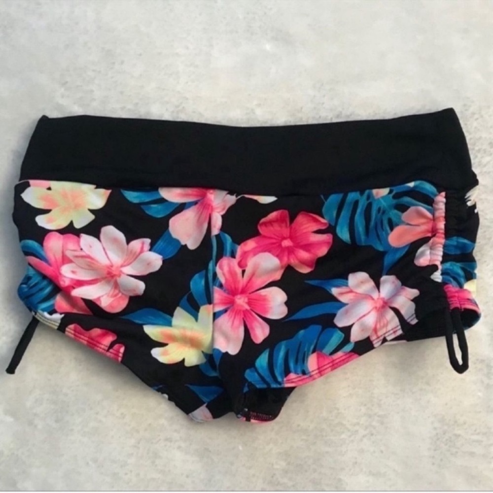 Pink VS Gym/Pool Shortie - Picture 2 of 2